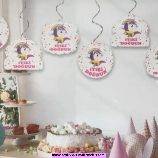 Unicorn Temalı Tavan Sarkıt